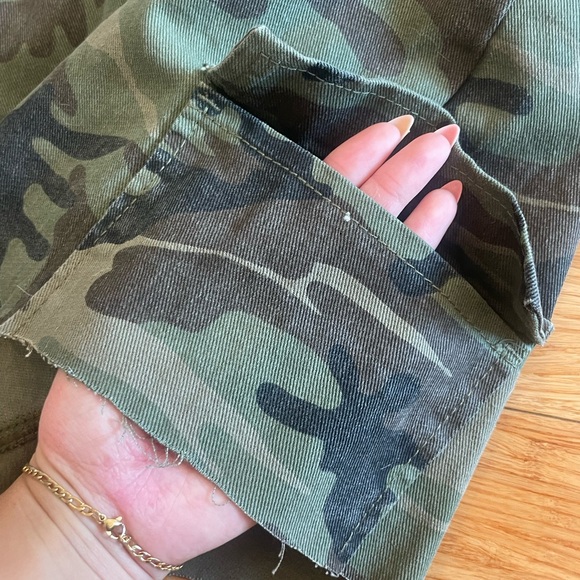 Cargo mini skirt - Picture 3 of 3